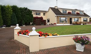 Lynolan House