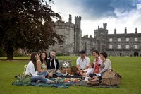 Search for bed and breakfast accommodation near Kilkenny Castle Ireland