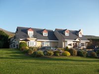 THE SHORES COUNTRY HOUSE