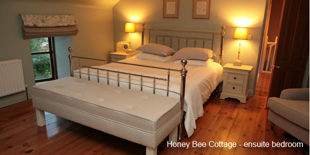 Honey Bee Cottage - bedroom