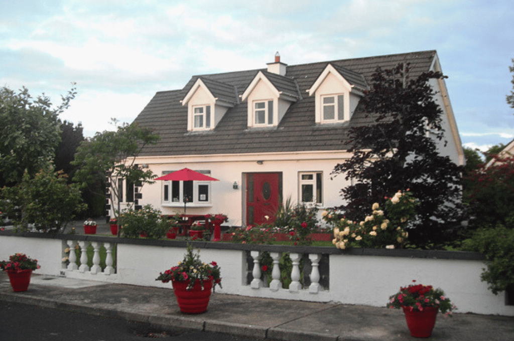Briar's Lodge in Clare