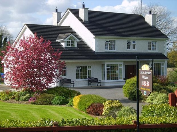 August B&B guest reviews - book Lake Avenue B&B, Cavan