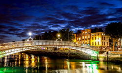 Visit the Ha'penny Bridge on a Dublin City break and stay in a Dublin b&b